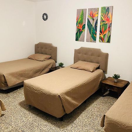 גואטמלה Hostal Los Volcanes מראה חיצוני תמונה
