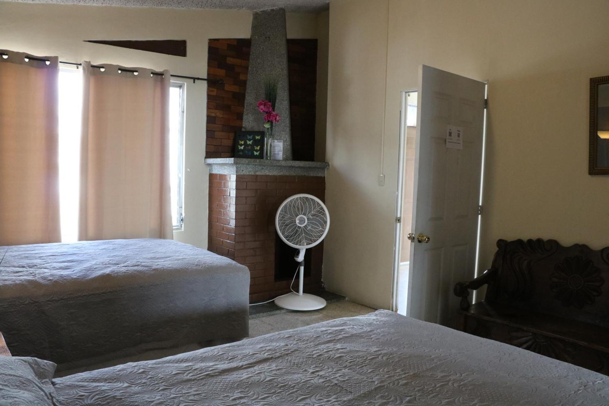 גואטמלה Hostal Los Volcanes מראה חיצוני תמונה
