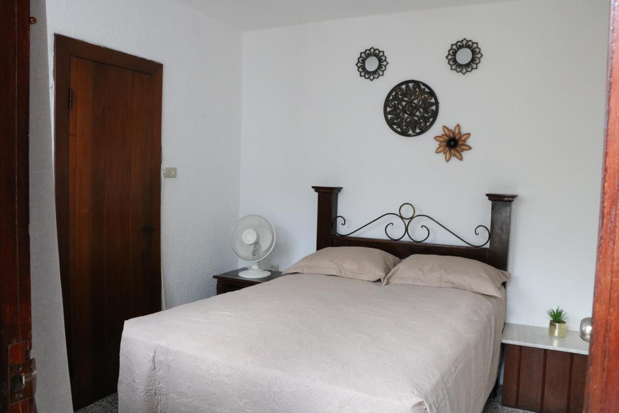 גואטמלה Hostal Los Volcanes מראה חיצוני תמונה