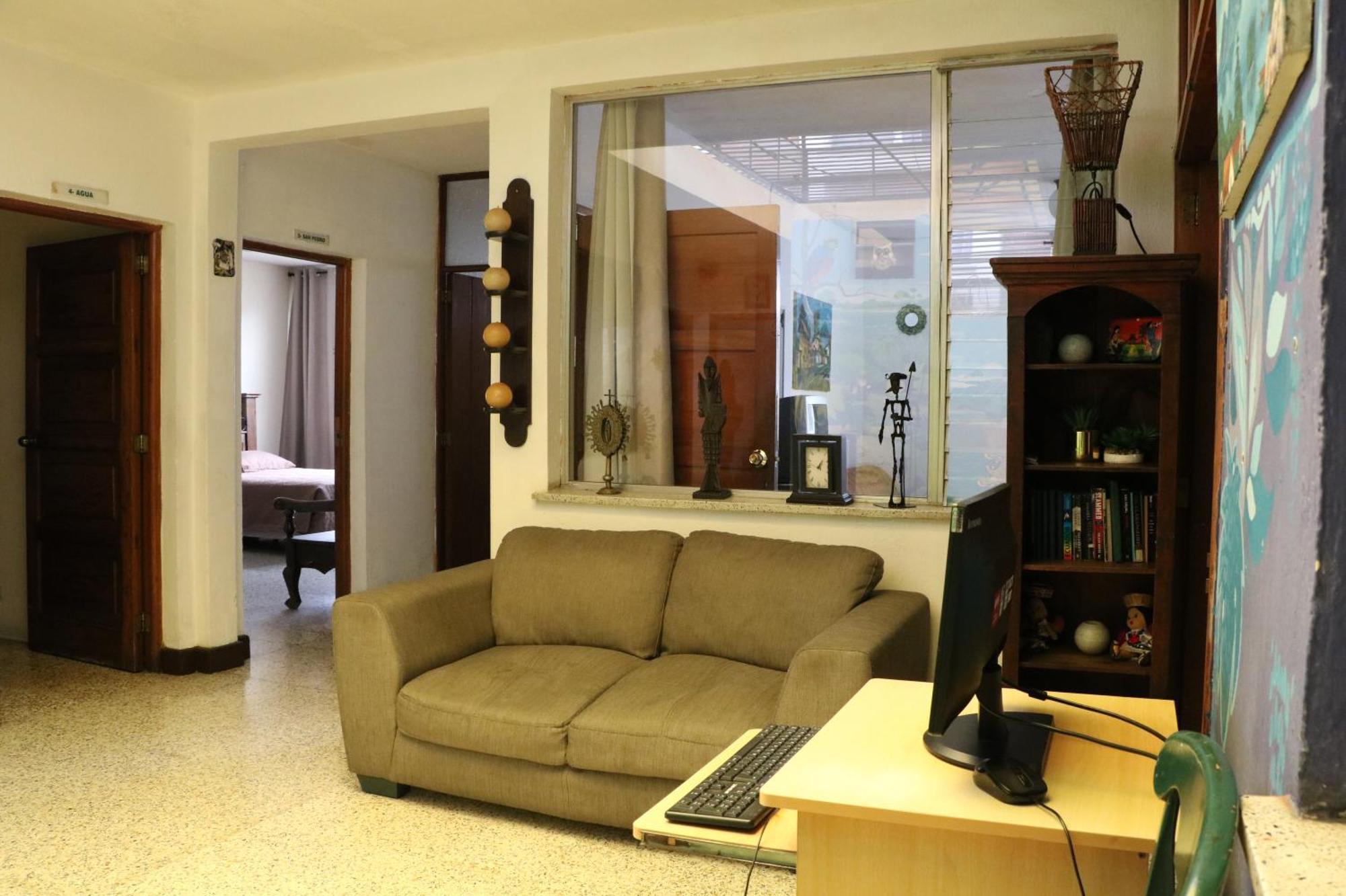 גואטמלה Hostal Los Volcanes מראה חיצוני תמונה